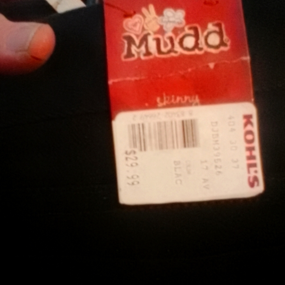 MUDD Jeans Jr. SZ 17 Black in color skinny leg brand new with tags.